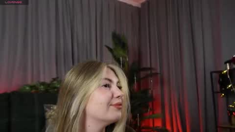 Snapshot of olivia_devis chatting on April 22, 2026, 1:56 pm SaraConor online show from April 22, 2026, 1:56 pm