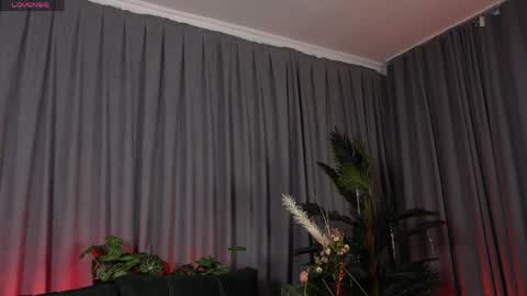 Snapshot of olivia_devis chatting on May 16, 2026, 7:27 am SaraConor online show from May 16, 2026, 7:27 am