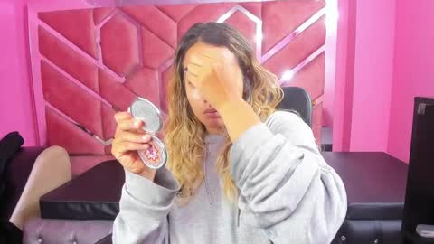  OLIVIA  online show from February 13, 2025, 3:18 am