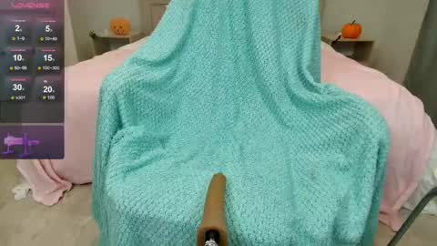 Snapshot of olivia_k_ chatting on November 3, 2025, 12:13 am Olivia Hi guys Follow me online show from November 3, 2025, 12:13 am