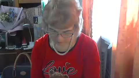 Olivia Mia online show from March 27, 2026, 12:16 pm