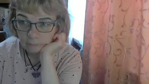 Olivia Mia online show from May 17, 2026, 2:13 pm