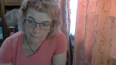 Olivia Mia online show from May 27, 2026, 9:17 am