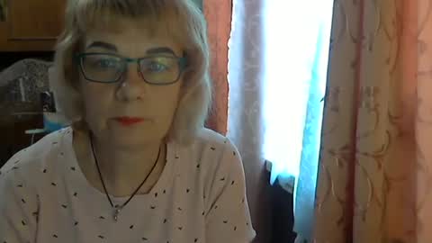 Olivia Mia online show from May 30, 2026, 8:33 am