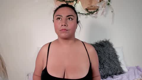 Snapshot of olivia_morrys chatting on December 19, 2024, 10:10 pm Olivia happyness online show from December 19, 2024, 10:10 pm