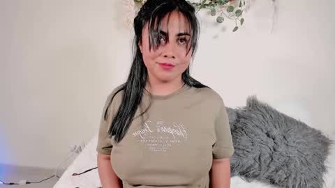 Snapshot of olivia_morrys chatting on January 29, 2025, 1:37 am Olivia happyness online show from January 29, 2025, 1:37 am