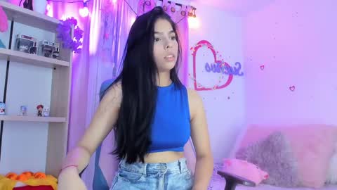 olivia_pretty_ online show from February 5, 2025, 7:10 pm