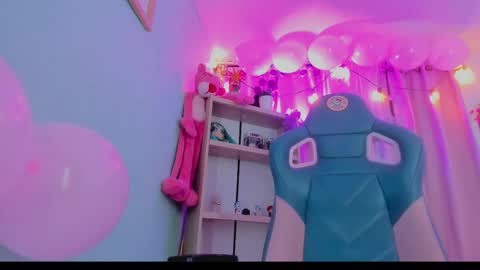 olivia_pretty_ online show from February 14, 2025, 12:19 am