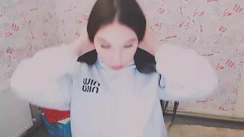 Snapshot of olivia_red_ chatting on February 12, 2025, 11:07 am Olivia online show from February 12, 2025, 11:07 am