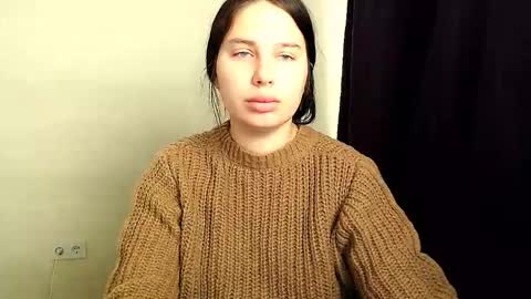 Olivia online show from October 20, 2025, 3:51 am