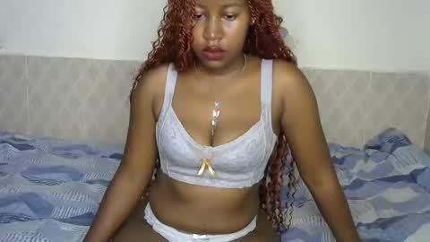 Snapshot of olivia_roxxyy chatting on October 16, 2025, 7:42 am olivia online show from October 16, 2025, 7:42 am