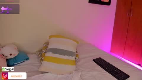 Snapshot of olivia_s19 chatting on October 19, 2025, 3:40 am olivia_s19 online show from October 19, 2025, 3:40 am