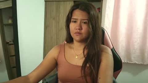 Olivia online show from September 28, 2025, 1:27 pm