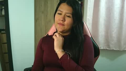 Olivia online show from December 1, 2025, 12:32 pm