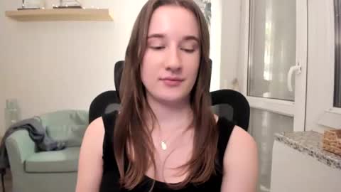 Oliwiaa2004 online show from February 16, 2025, 9:16 pm