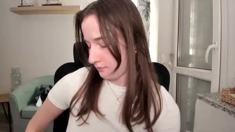 Oliwiaa2004 online show from March 9, 2025, 7:37 pm