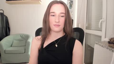 Oliwiaa2004 online show from November 15, 2025, 4:25 pm