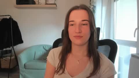 Oliwiaa2004 online show from April 11, 2026, 2:32 pm