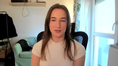 Oliwiaa2004 online show from April 30, 2026, 10:32 am