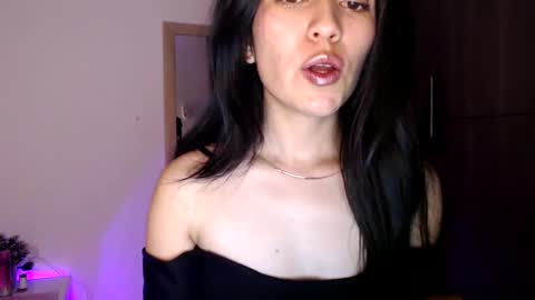 Snapshot of oliviaaa__ chatting on December 14, 2024, 12:01 am oliviaaa__ online show from December 14, 2024, 12:01 am