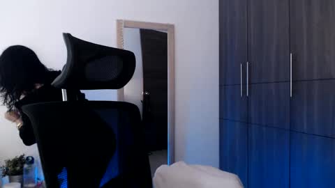 Snapshot of oliviaaa__ chatting on January 3, 2025, 2:40 pm oliviaaa__ online show from January 3, 2025, 2:40 pm