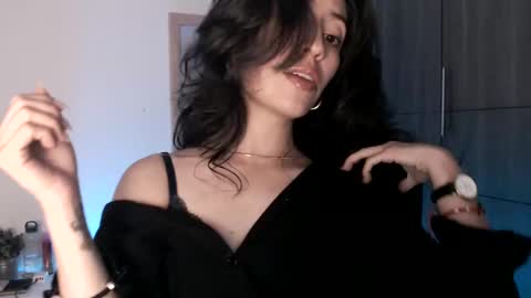 Snapshot of oliviaaa__ chatting on February 6, 2025, 10:10 pm oliviaaa__ online show from February 6, 2025, 10:10 pm