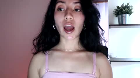 Snapshot of oliviaaa__ chatting on September 18, 2025, 8:22 pm oliviaaa__ online show from September 18, 2025, 8:22 pm