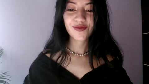 oliviaaa__ online show from May 21, 2026, 5:31 pm