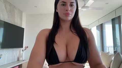 Snapshot of oliviabrookess chatting on October 2, 2025, 9:11 pm Olivia Brookes online show from October 2, 2025, 9:11 pm