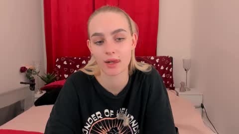 Snapshot of oliviahappy chatting on January 29, 2025, 10:11 pm oliviaBeauty online show from January 29, 2025, 10:11 pm