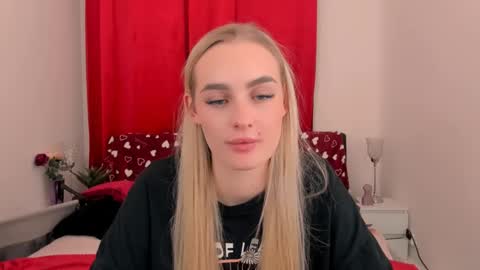 Snapshot of oliviahappy chatting on February 20, 2025, 9:42 pm oliviaBeauty online show from February 20, 2025, 9:42 pm