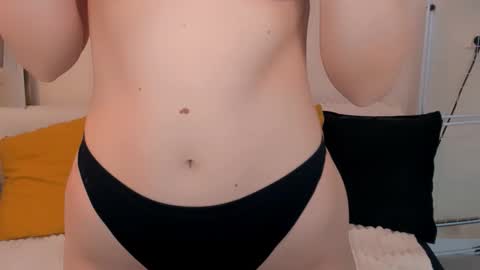 oliviaBeauty online show from October 20, 2025, 6:52 pm