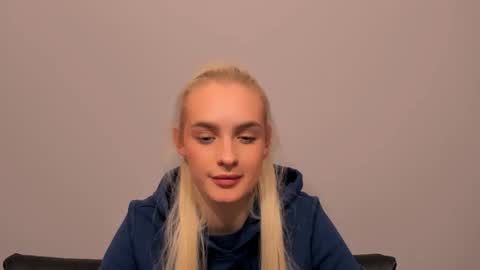 oliviaBeauty online show from February 24, 2026, 9:02 pm