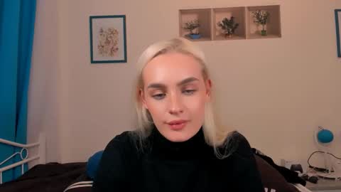 Snapshot of oliviahappy chatting on April 14, 2026, 8:37 pm oliviaBeauty online show from April 14, 2026, 8:37 pm