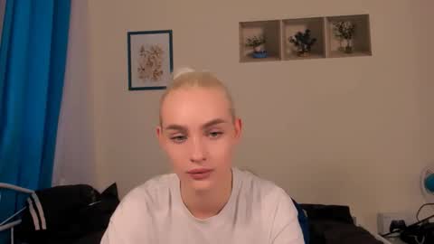 Snapshot of oliviahappy chatting on May 31, 2026, 3:08 pm oliviaBeauty online show from May 31, 2026, 3:08 pm