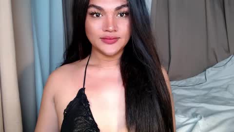 Snapshot of oliviahot22 chatting on December 18, 2024, 12:21 am oliviahot22 online show from December 18, 2024, 12:21 am