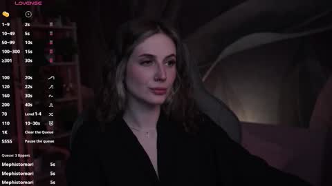 Snapshot of oliviamcclean chatting on October 29, 2025, 4:37 am Liv online show from October 29, 2025, 4:37 am