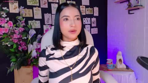 Olivia Mcneill  online show from January 20, 2025, 12:28 pm