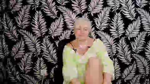 Snapshot of oliviaoskar_ chatting on December 8, 2024, 1:58 pm Kelly online show from December 8, 2024, 1:58 pm