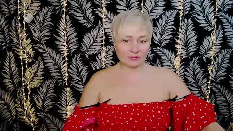 Snapshot of oliviaoskar_ chatting on February 2, 2025, 12:24 pm Kelly online show from February 2, 2025, 12:24 pm