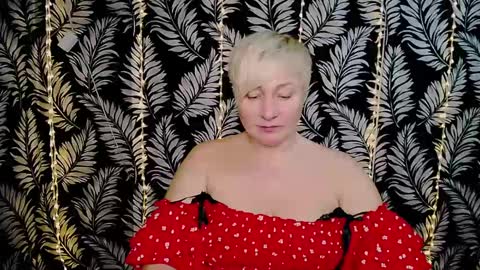 Snapshot of oliviaoskar_ chatting on February 16, 2025, 3:27 pm Kelly online show from February 16, 2025, 3:27 pm