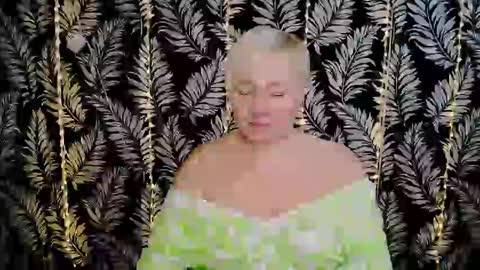 Snapshot of oliviaoskar_ chatting on February 24, 2025, 12:16 pm Kelly online show from February 24, 2025, 12:16 pm