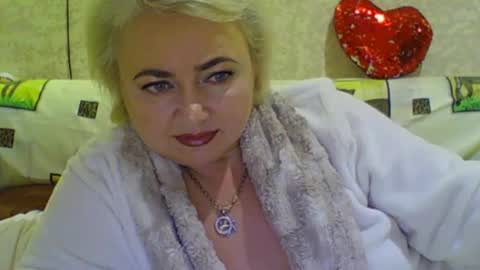oliviaparadise online show from December 2, 2024, 9:35 am
