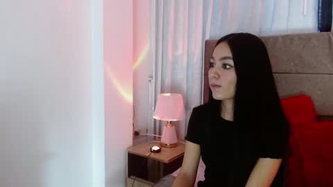 Snapshot of oliviapetit_ chatting on October 7, 2025, 2:14 pm OliviaPetit online show from October 7, 2025, 2:14 pm