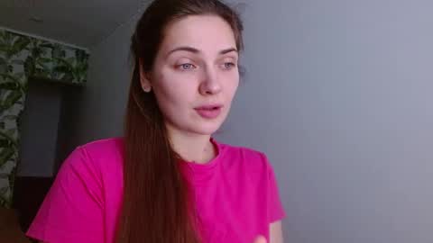 Snapshot of oliviashiny chatting on January 24, 2025, 5:31 am Olivia online show from January 24, 2025, 5:31 am
