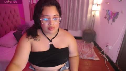 Snapshot of oliviia_cute chatting on October 10, 2025, 4:33 am oliviia_cute online show from October 10, 2025, 4:33 am