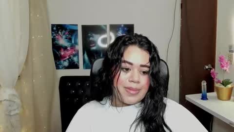 Snapshot of oliviia_cute chatting on November 21, 2025, 5:39 am oliviia_cute online show from November 21, 2025, 5:39 am