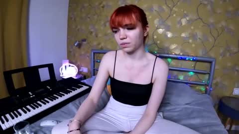 Angelina Lina online show from November 26, 2025, 8:32 pm