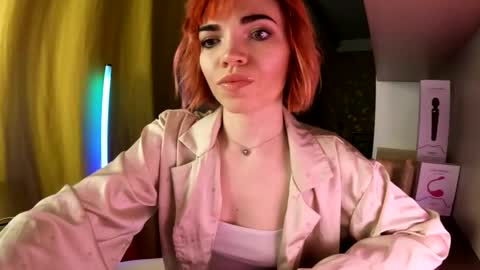 Angelina Lina online show from April 5, 2026, 7:44 pm