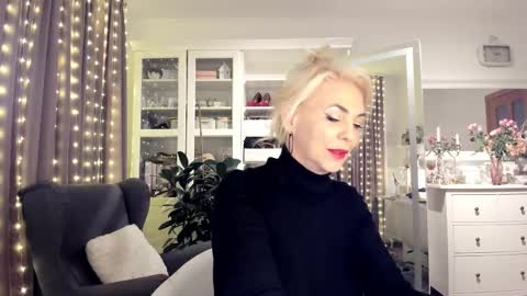 ollalla7 online show from February 19, 2026, 8:16 pm